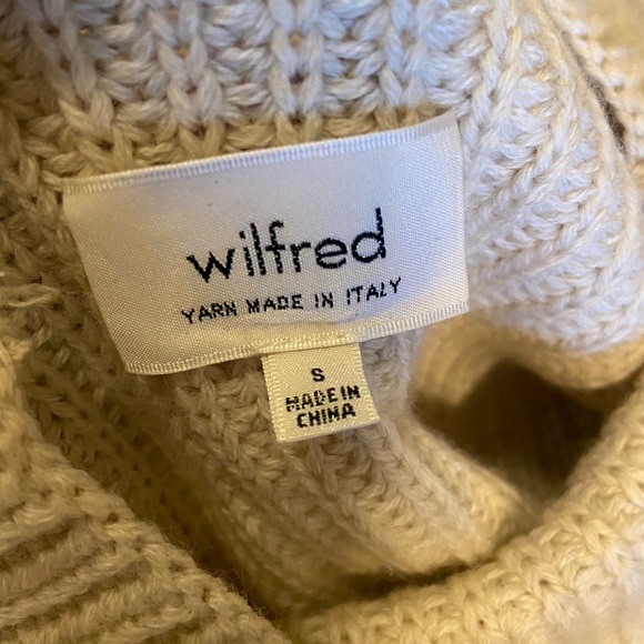 Knit Turtleneck Aritzia - Picture 2 of 3